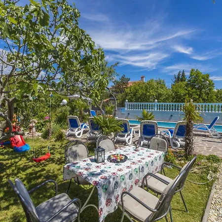Summertime Villa *